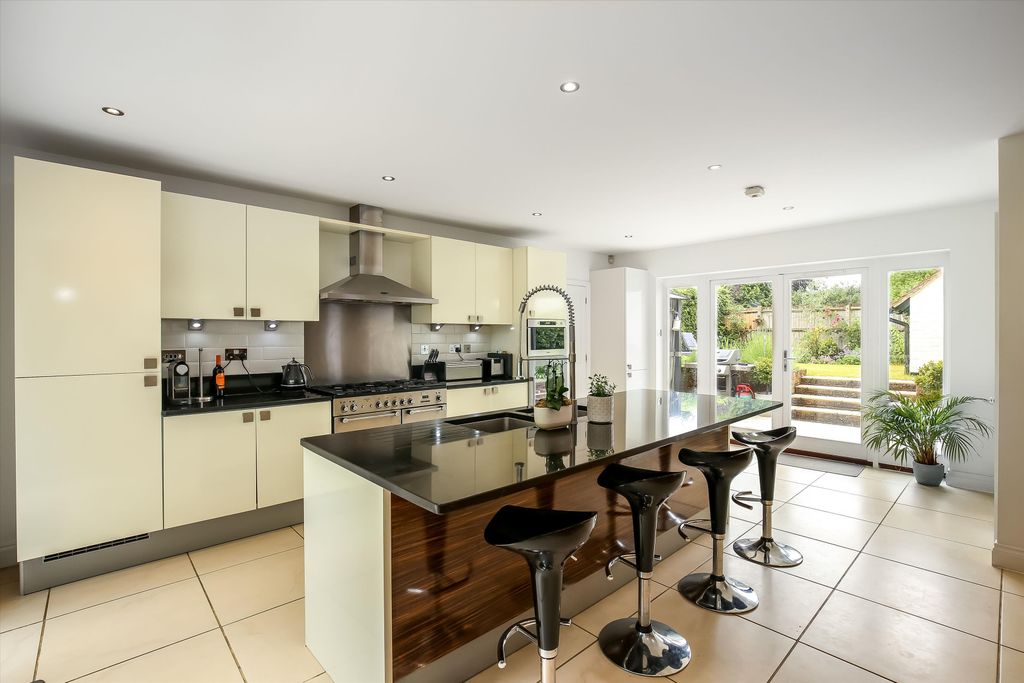 Property photo 3 of 14 Image