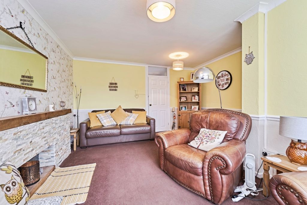 Property photo 3 of 17 Photo