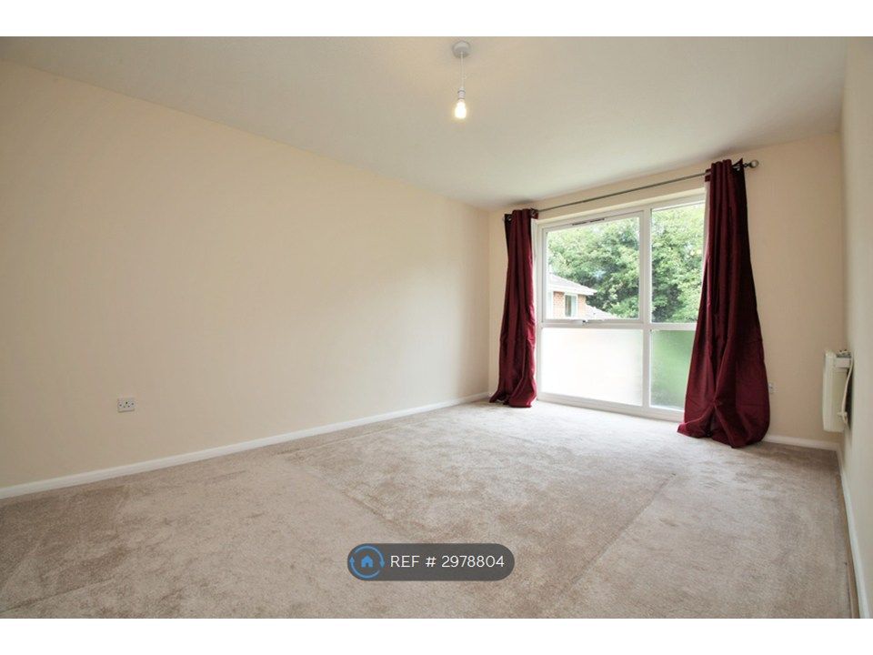 Property photo 3 of 6 Bedroom