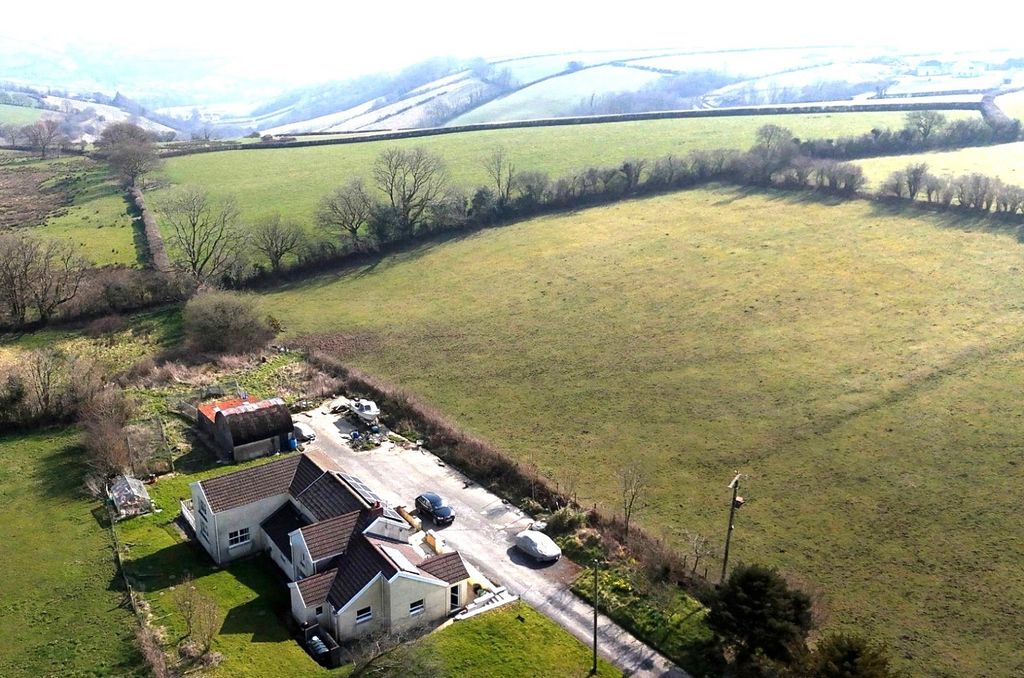 Property photo 3 of 25 Not Specified