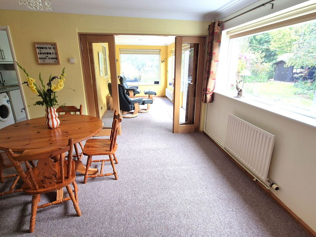 Property photo 3 of 28