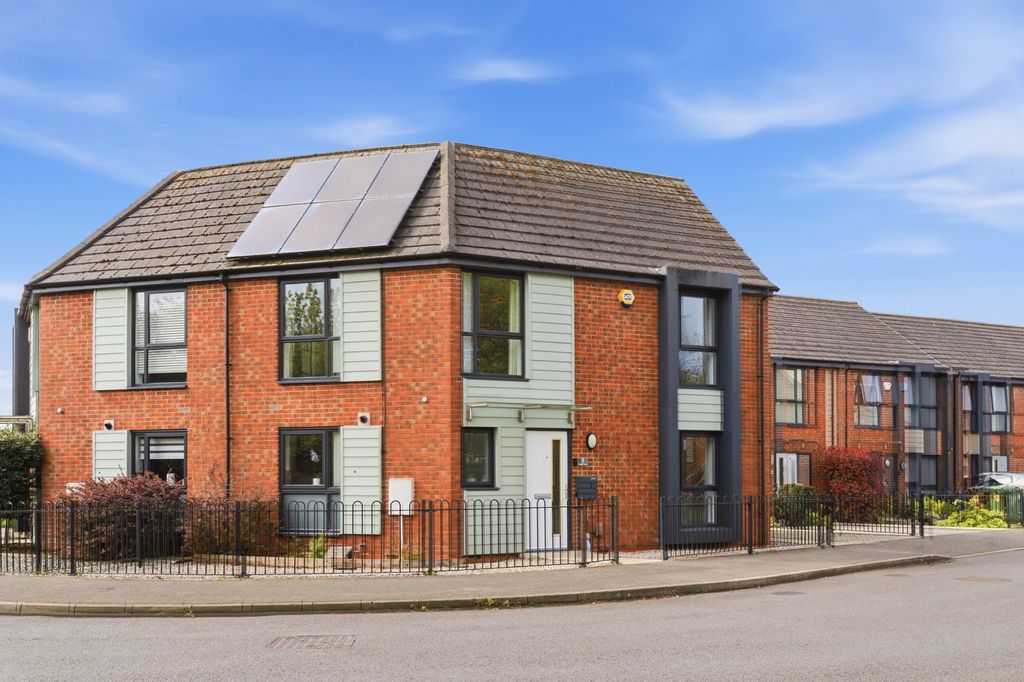 Property photo 1 of 21