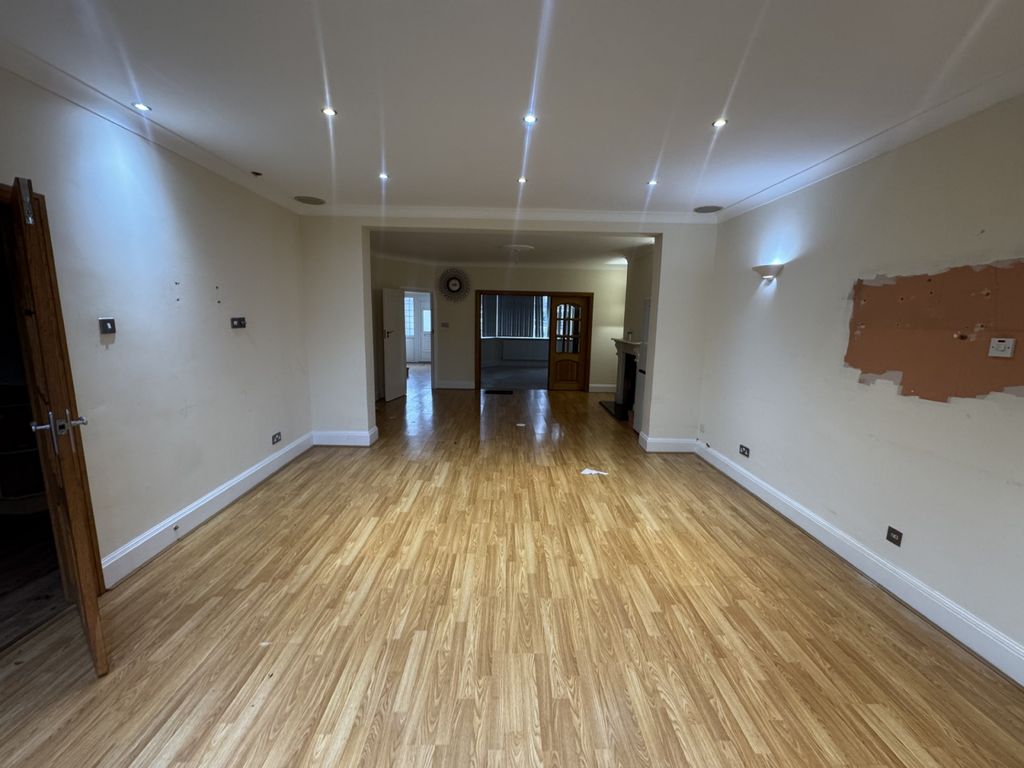 Property photo 3 of 15 Gallery