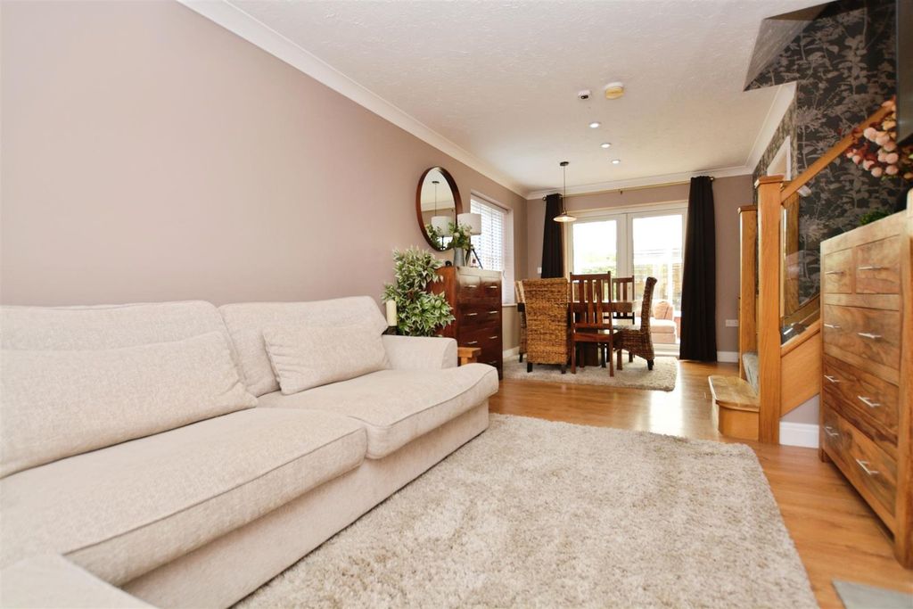 Property photo 2 of 26 Lounge/Diner