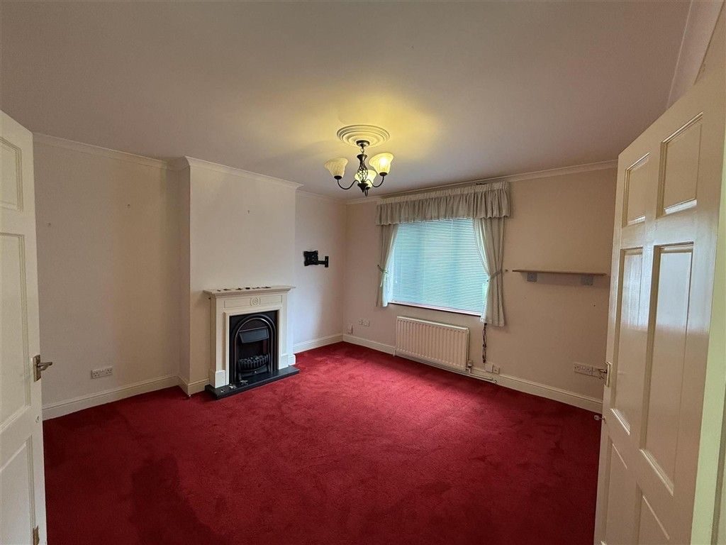 Property photo 2 of 10 Bedroom 1