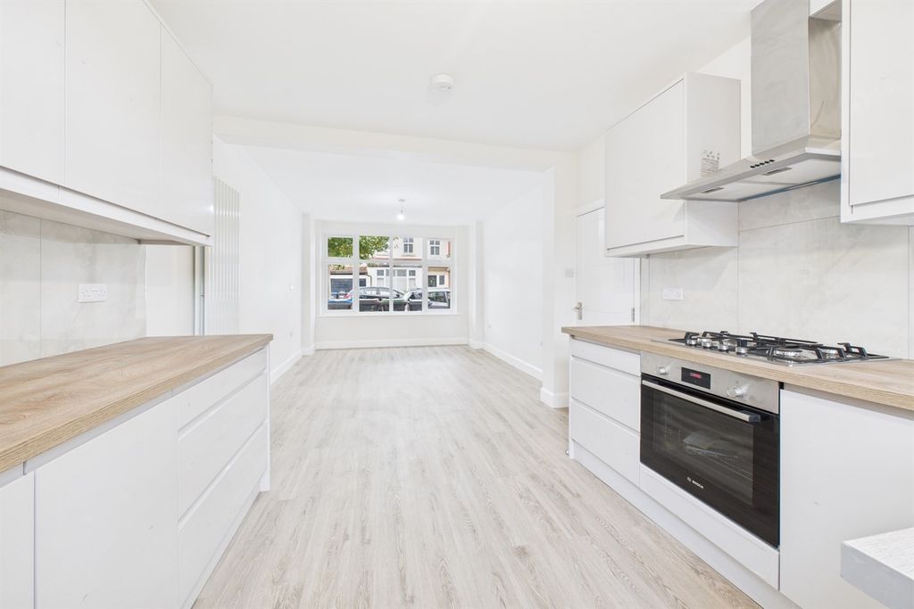 Property photo 3 of 14 Kitchen