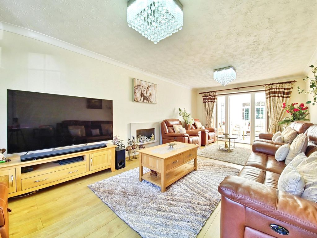 Property photo 3 of 13