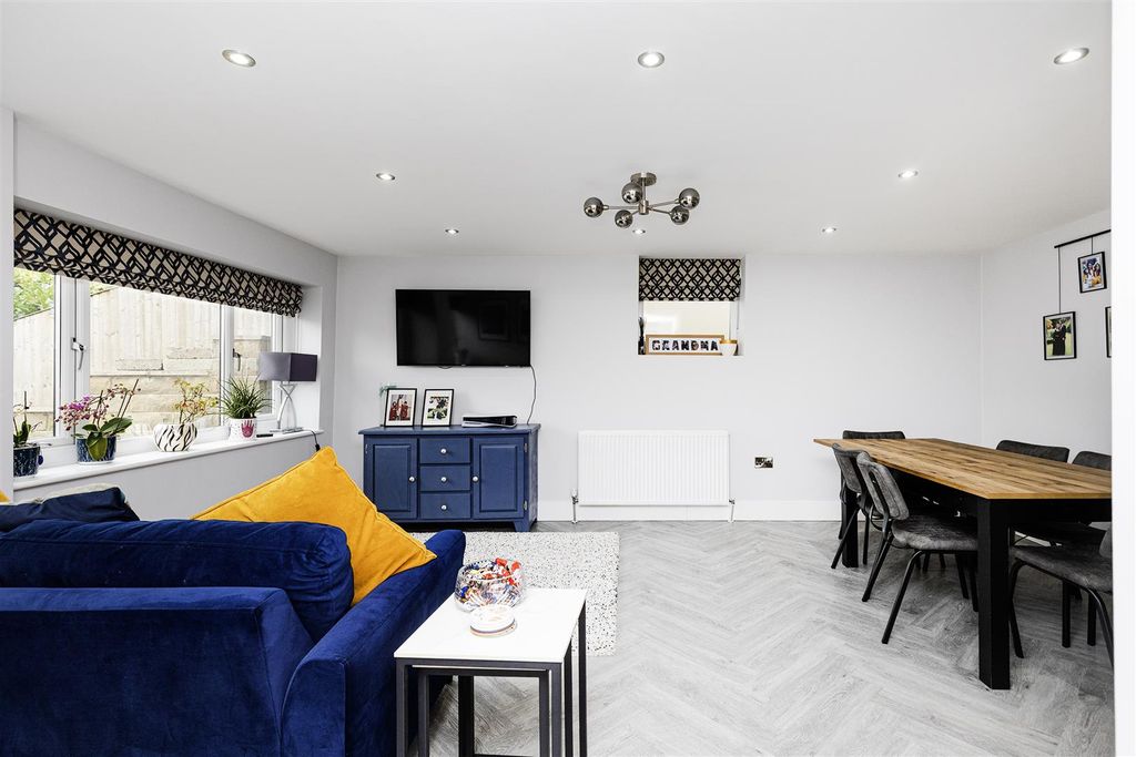 Property photo 3 of 45 Dining Room