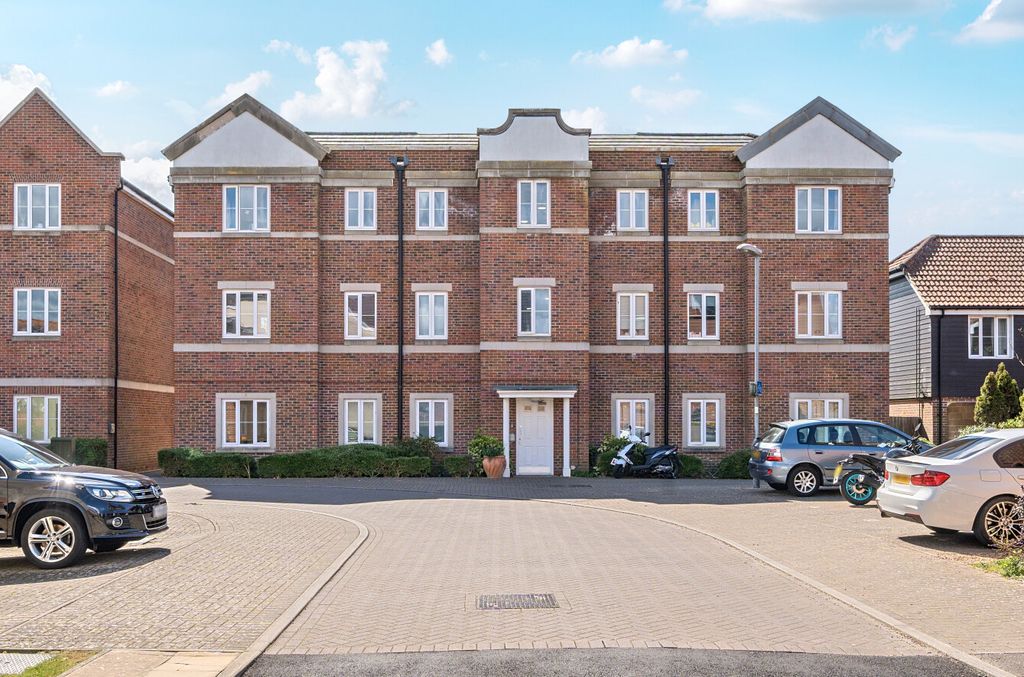 Property photo 1 of 11 External