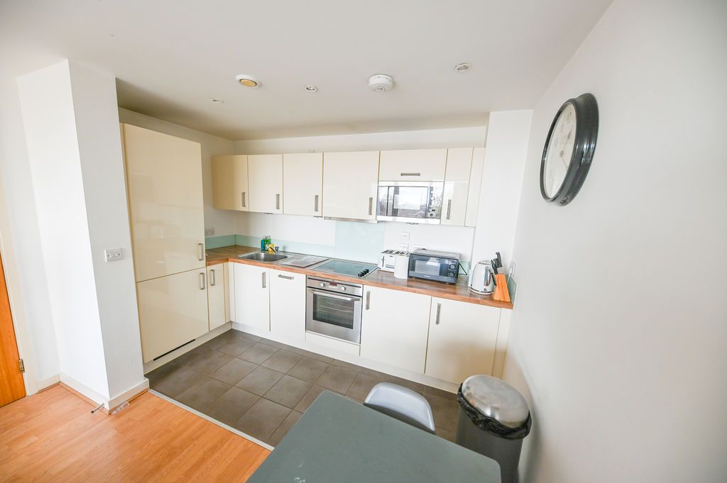 Property photo 3 of 9 Photo 6