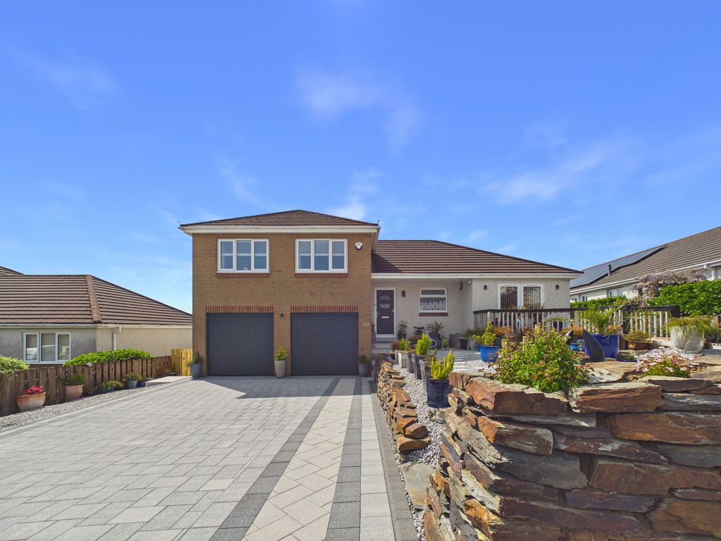 Property photo 2 of 31