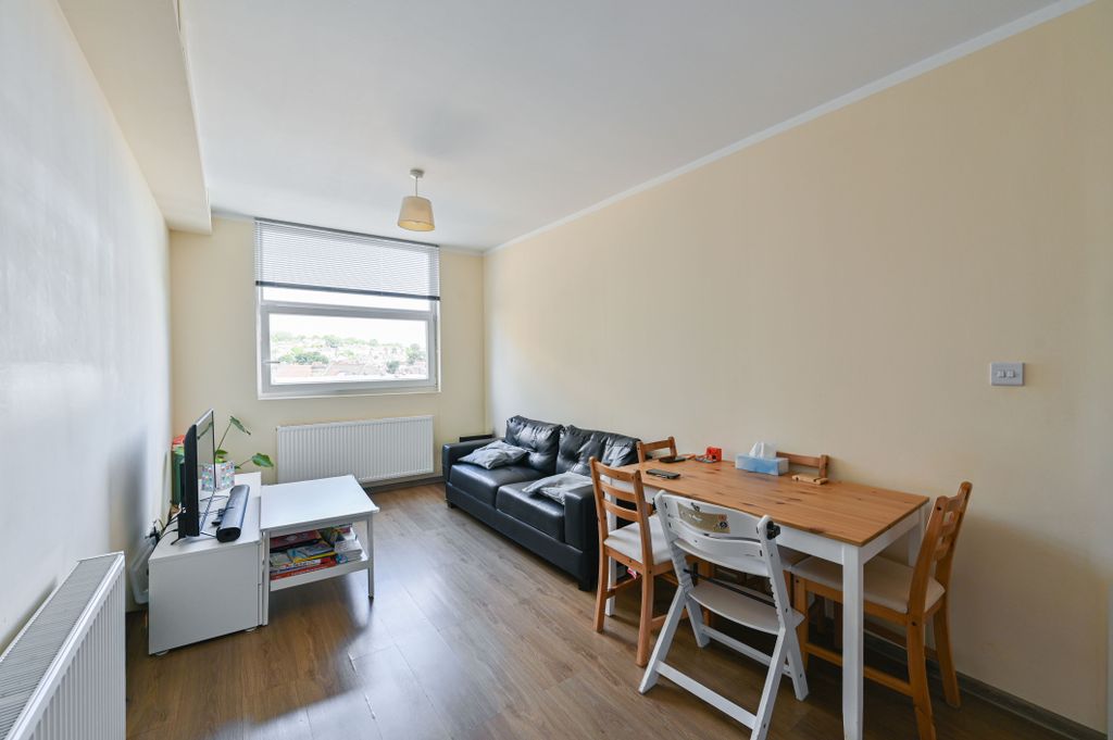 Property photo 2 of 7