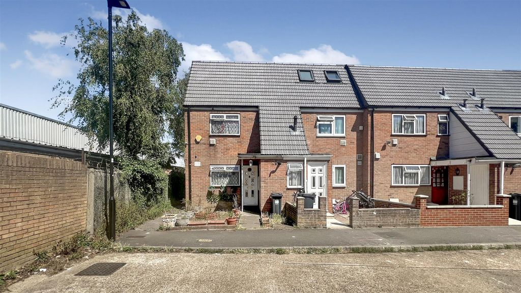 Property photo 1 of 11 Tempimageqtqefr.Jpg
