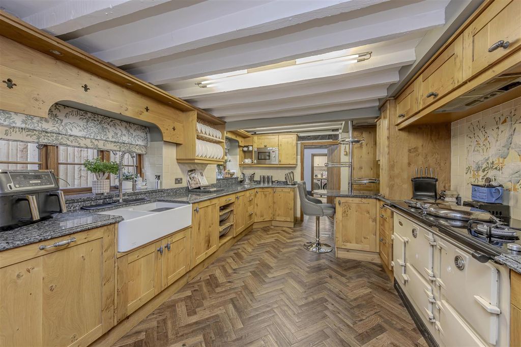 Property photo 2 of 52 Breakfast Kitchen