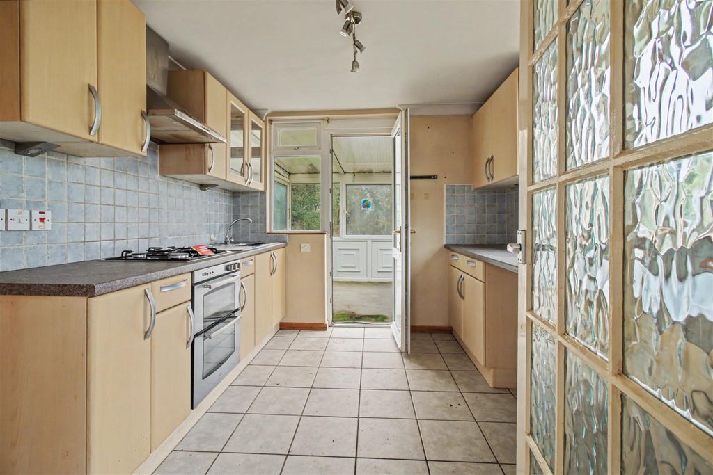 Property photo 2 of 13 Kitchen