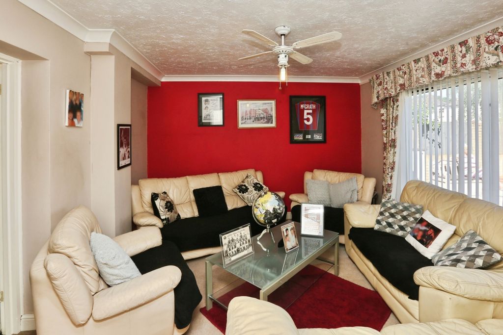 Property photo 2 of 19 Pbox-Img.Jpg