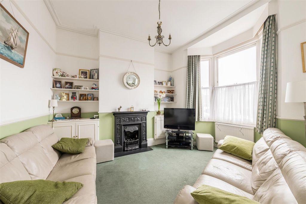 Property photo 3 of 19 32 St Nicholas Road -8.Jpg