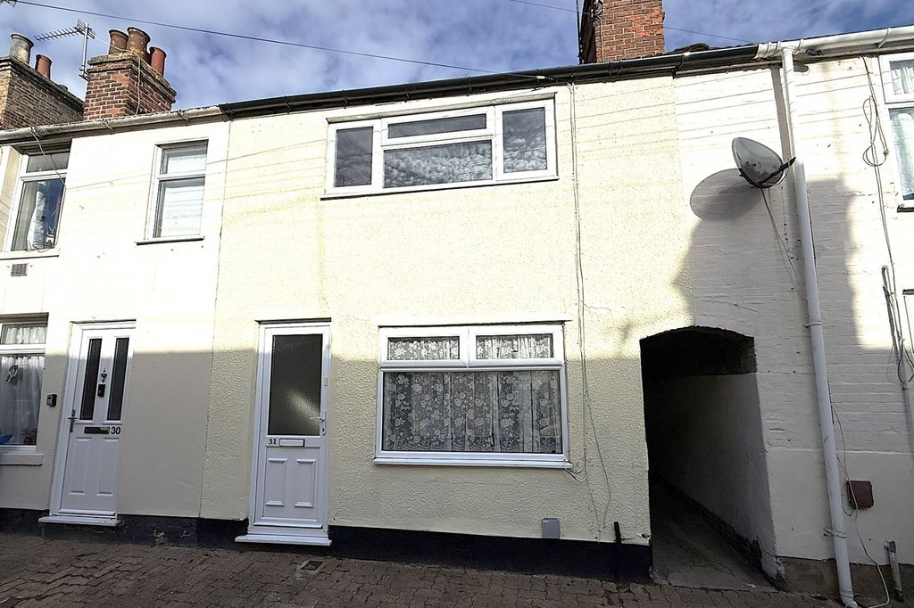 Property photo 1 of 11 Freshly Decorated 2 Bed Terrace For Rent