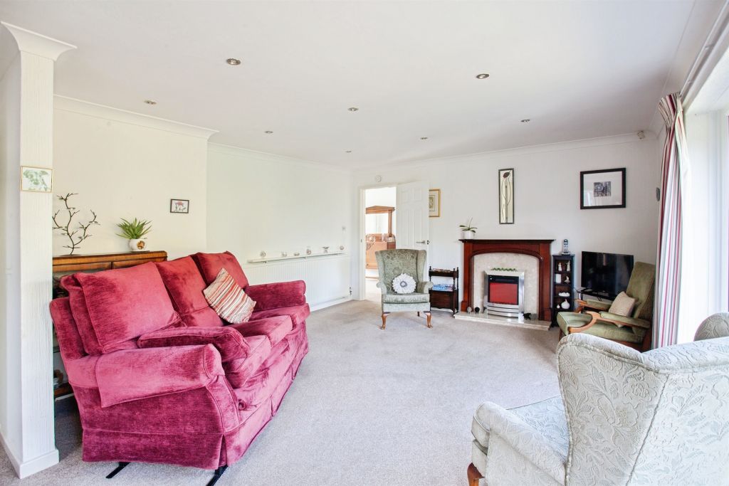 Property photo 3 of 18