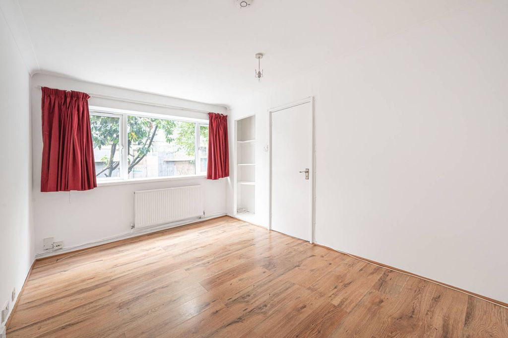 Property photo 3 of 5