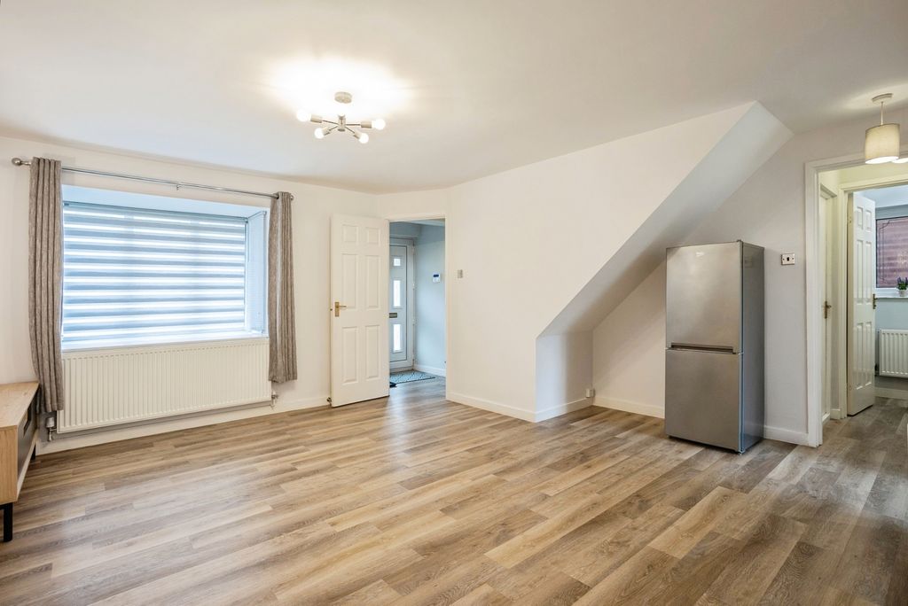 Property photo 3 of 19 Pbox-Img.Jpg