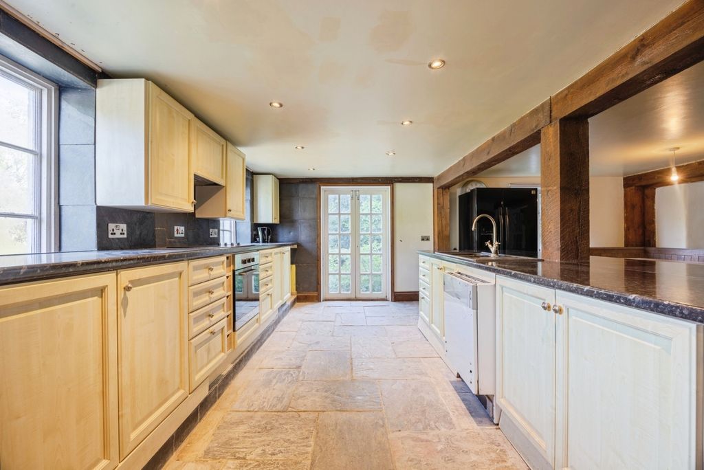 Property photo 2 of 17 Kitchen