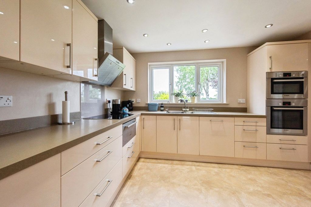 Property photo 3 of 18 Picture No. 08