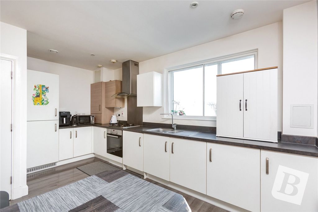 Property photo 3 of 15 Kitchen