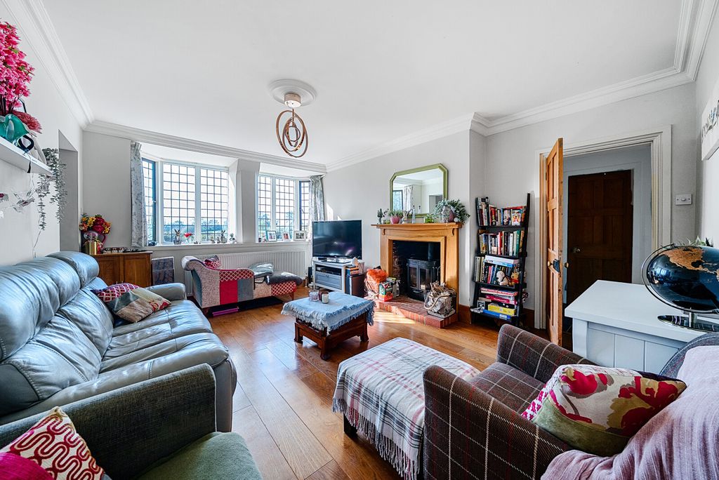 Property photo 2 of 35 Sitting Room