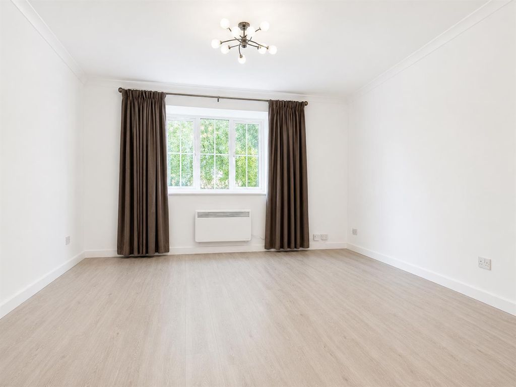 Property photo 3 of 5 Coopers Estate Agents