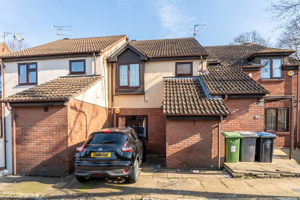 Property photo 1 of 12