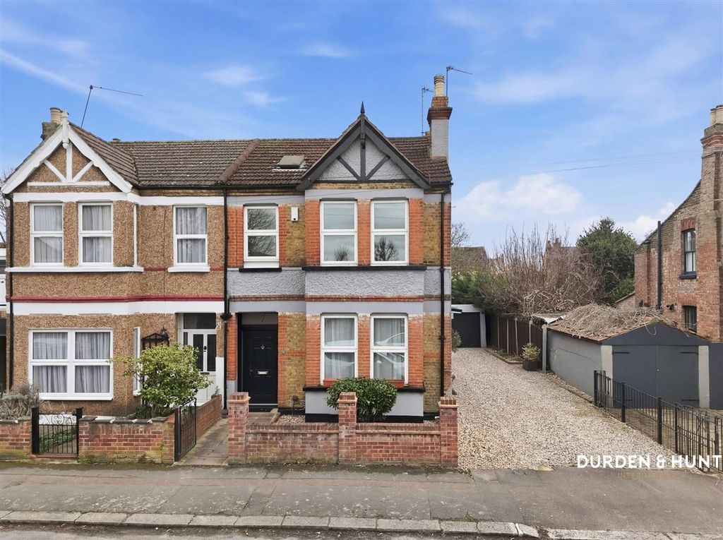 Property photo 2 of 24 Stanley Road