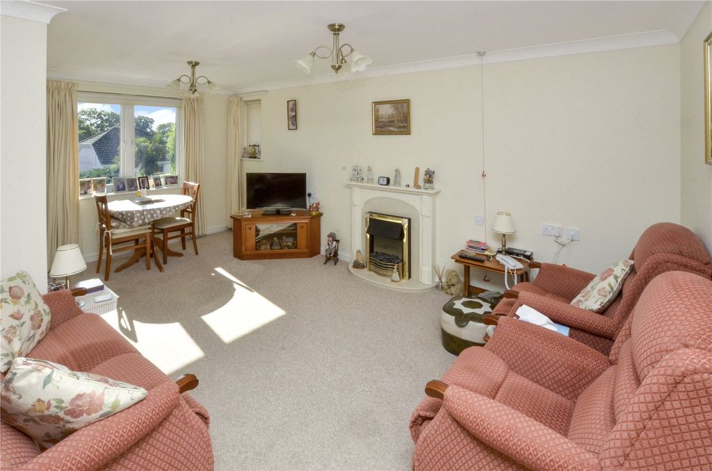 Property photo 3 of 11 Lounge/Dining Room