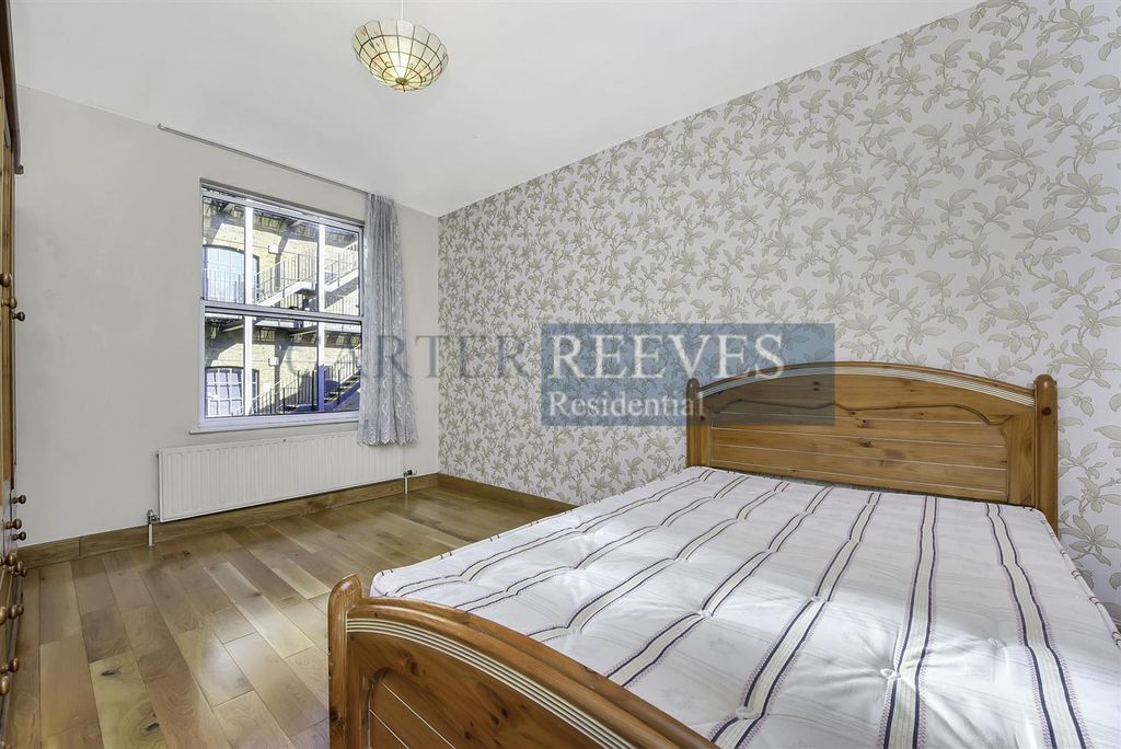 Property photo 3 of 8 Spacephoto-1.Jpg