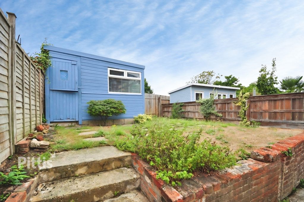 Property photo 2 of 11