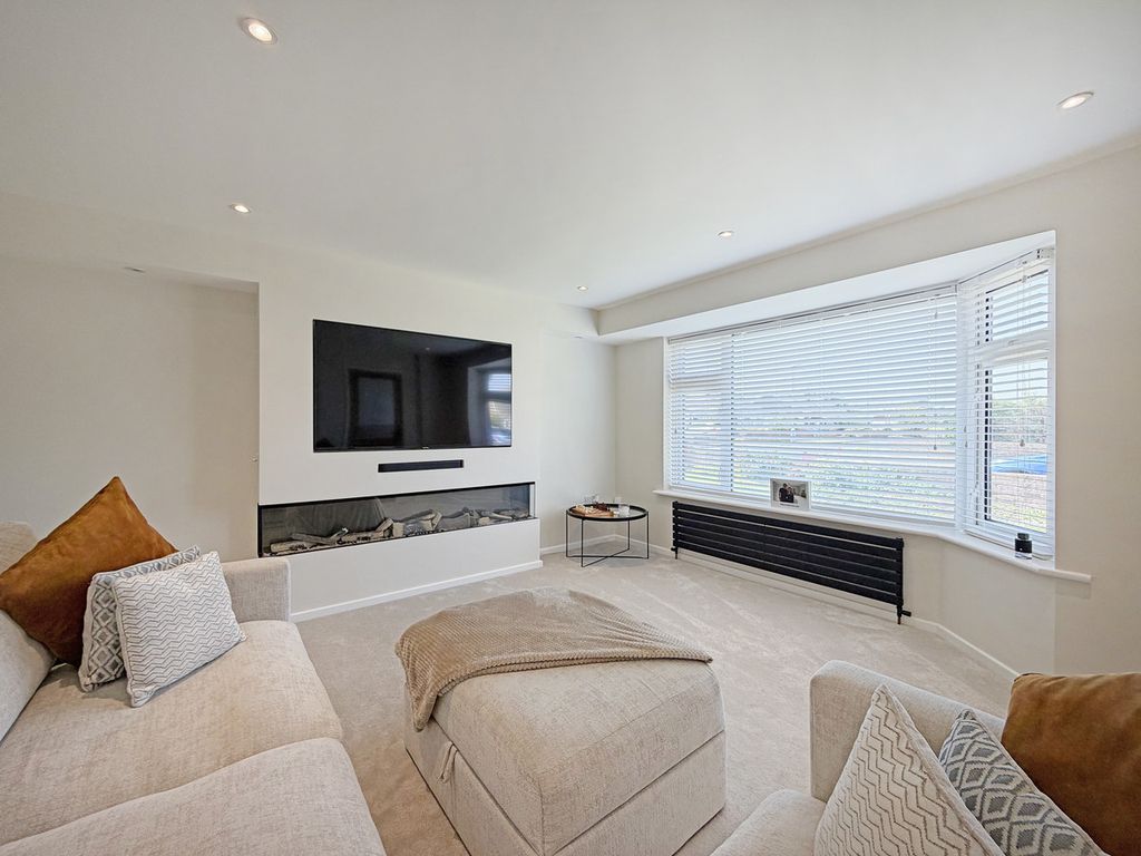 Property photo 2 of 37
