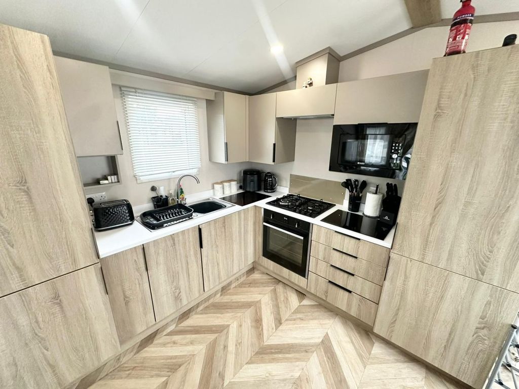 Property photo 3 of 6 Img 20251010 Wa0050.Jpg