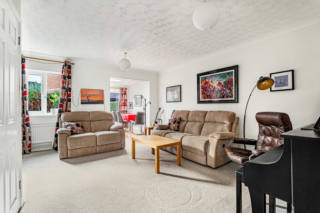 Property photo 3 of 18 2070225