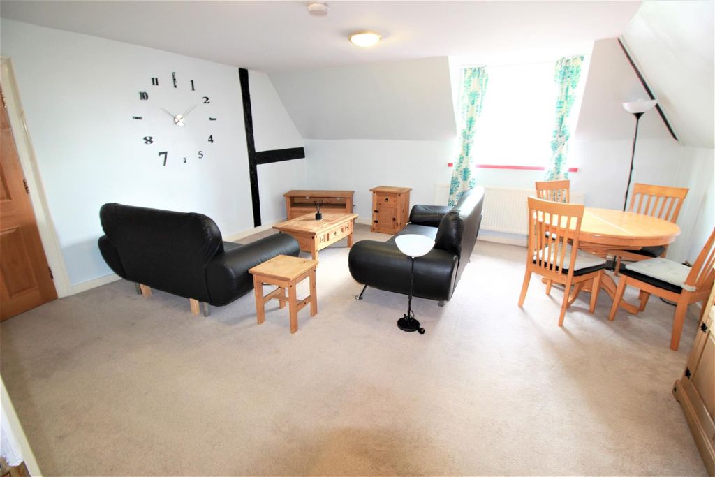 Property photo 2 of 14 liv