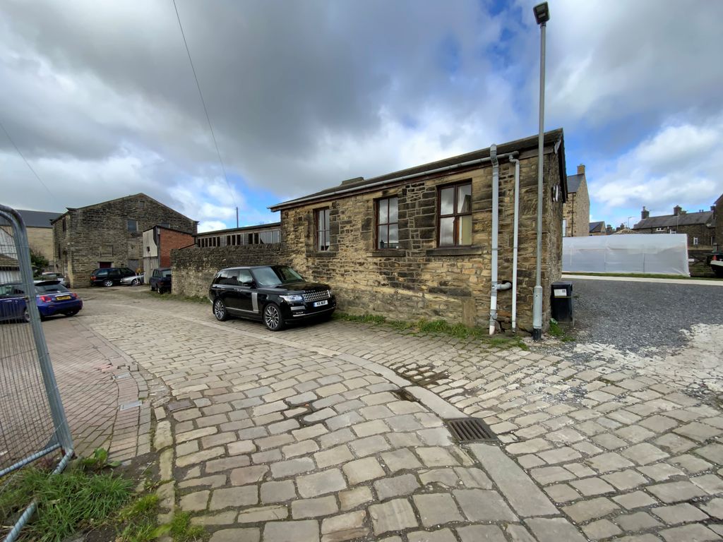 Property photo 3 of 3