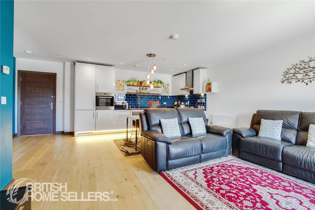Additional image 5 of 2 bed flat for saleQueens Road, East Grinstead, West Sussex RH19