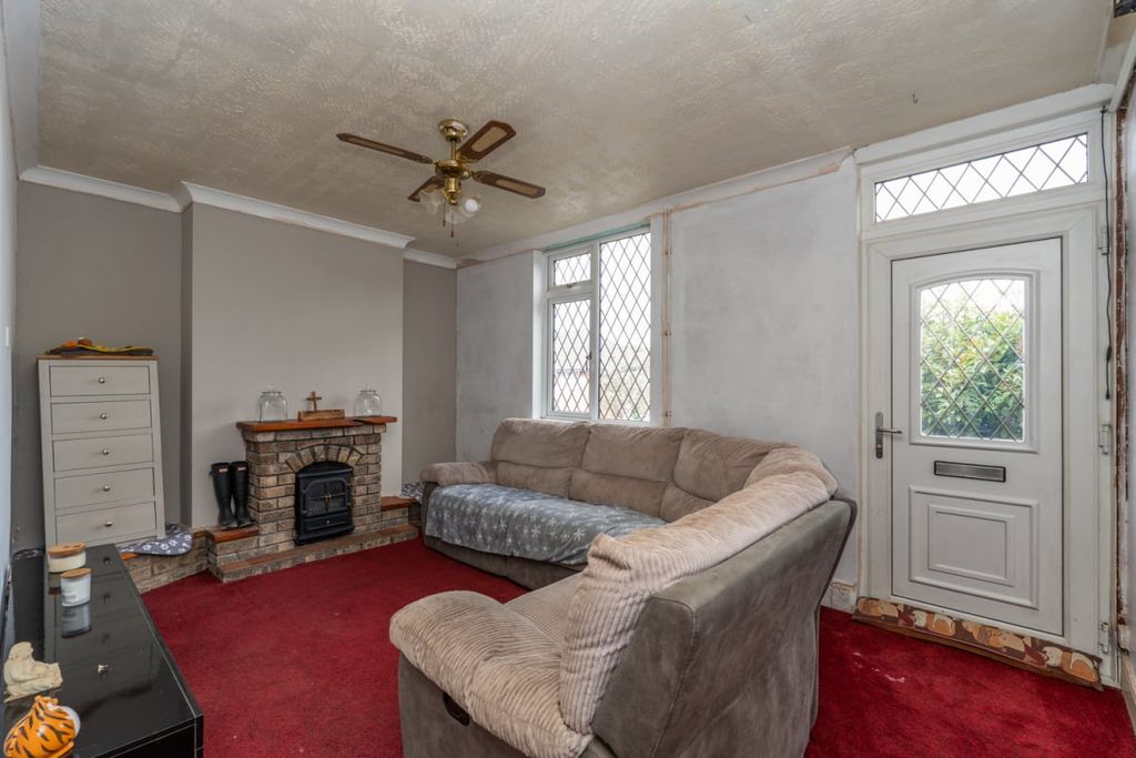 Property photo 2 of 26