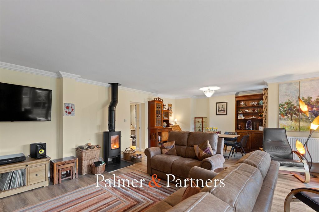 Property photo 3 of 43 Picture No. 07