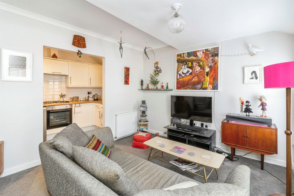 Additional image 6 of 2 bed flat for saleHigh Street, Dawlish EX7