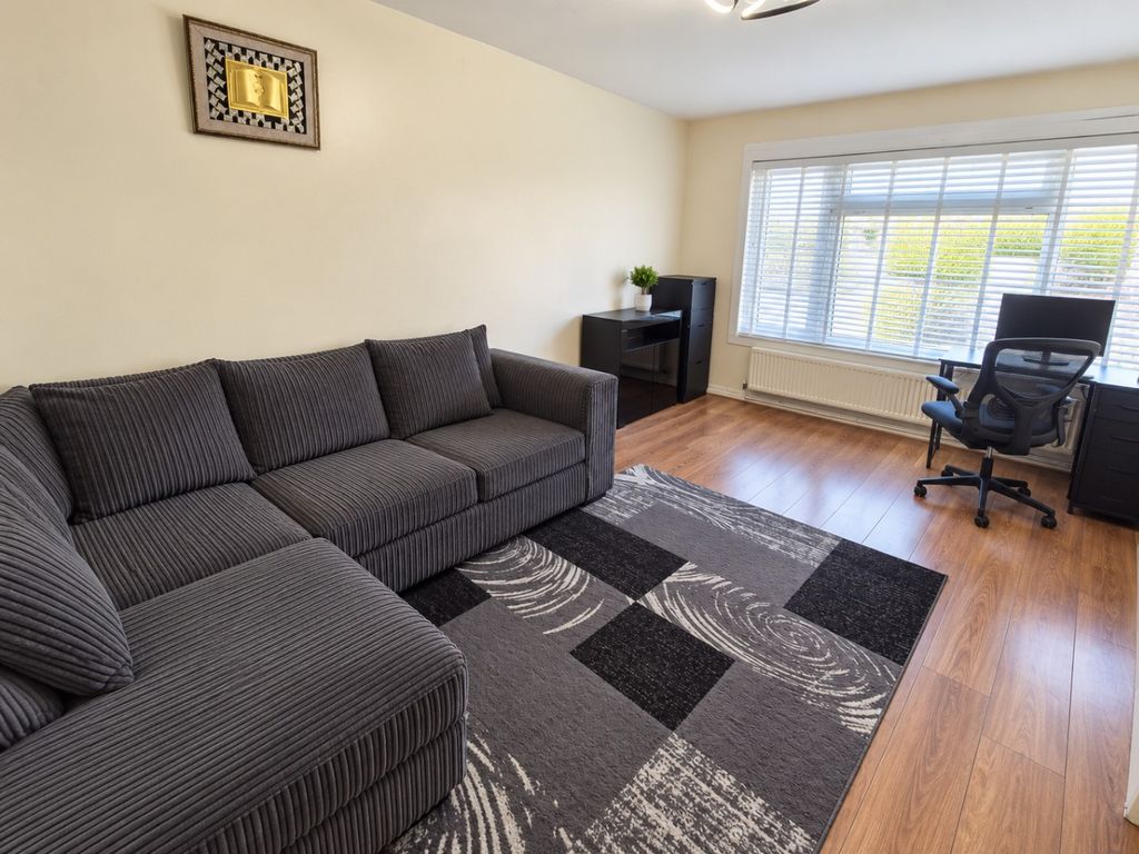 Property photo 2 of 11 5601982