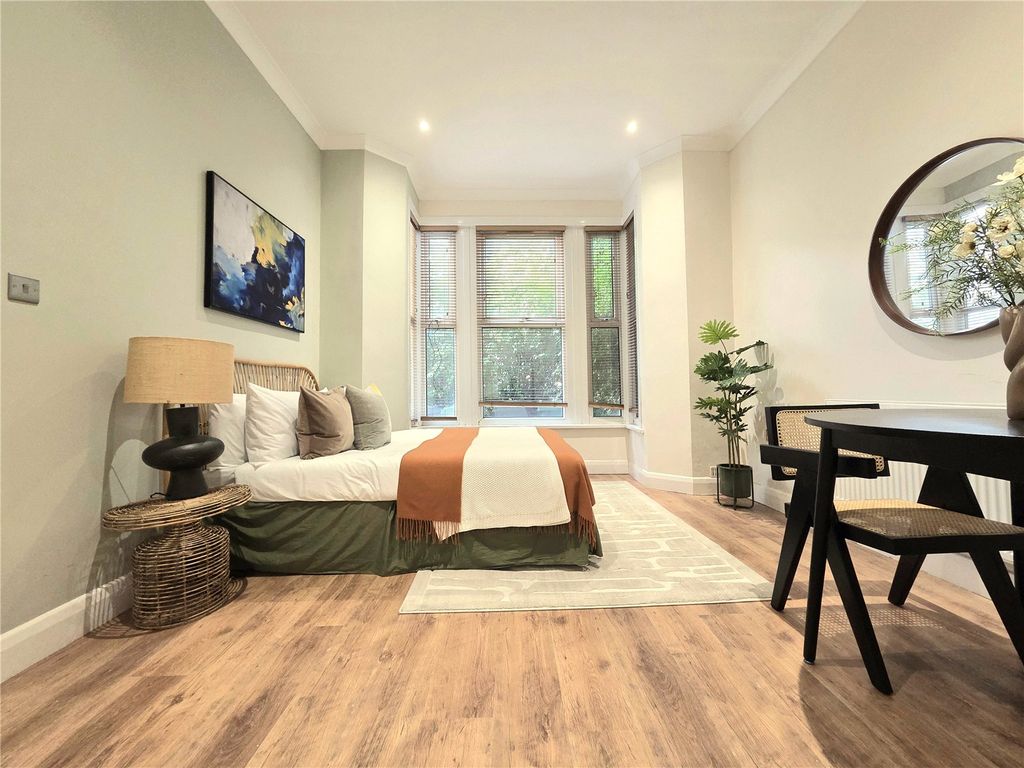 Property photo 3 of 10 Picture No. 05