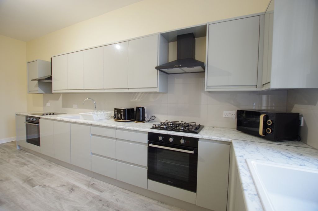 Property photo 3 of 7 Gallery