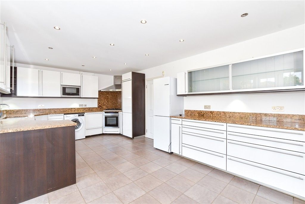 Property photo 3 of 19 Kitchen/Diner