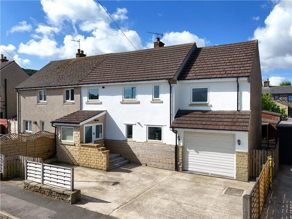 Property photo 1 of 17 External