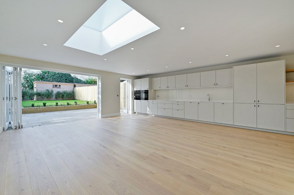Property photo 2 of 14 Dining Room/Kitchen